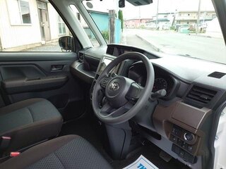 2023 Toyota Roomy I Рестайлинг, белый, 798000 рублей, вид 5