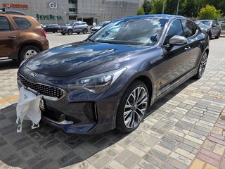 2019 Kia Stinger I, серый, 2000000 рублей, вид 1