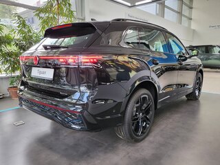 2026 Volkswagen Tiguan L Pro III (China Market), чёрный, 4998000 рублей, вид 4