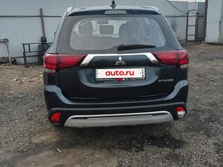 2019 Mitsubishi Outlander III Рестайлинг 3, синий, 1700000 рублей, вид 3
