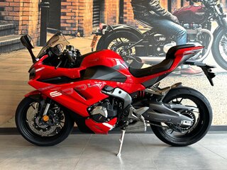 2026 Voge RR500S, красный, 687000 рублей, вид 3