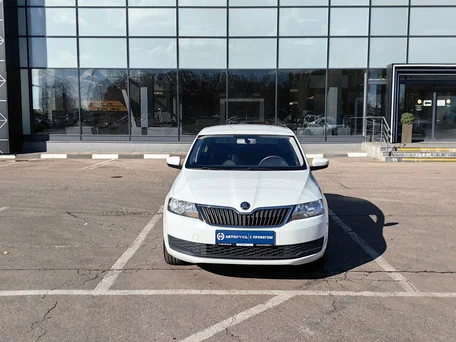 2018 Skoda Rapid I Рестайлинг, белый, 854000 рублей, вид 3
