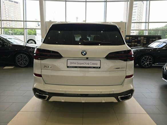 2025 BMW X5 40i IV (G05/G18) Рестайлинг, белый - вид 5