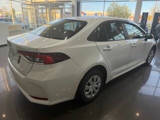 2022 Toyota Corolla XII (E210), белый, 1945000 рублей, вид 5
