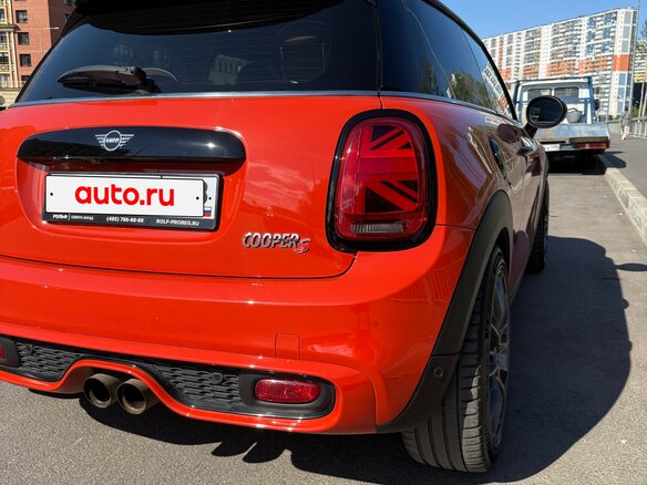 2019 Mini Hatch Cooper S III (F55/F56) Рестайлинг, оранжевый, 3050000 рублей - вид 8