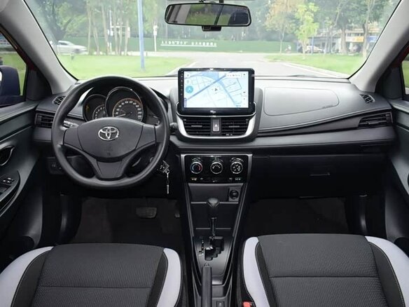 2023 Toyota Yaris L XP150 Рестайлинг, красный - вид 9