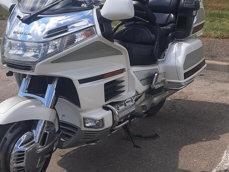 1999 Honda GL 1500 Gold Wing, белый, 670000 рублей, вид 3