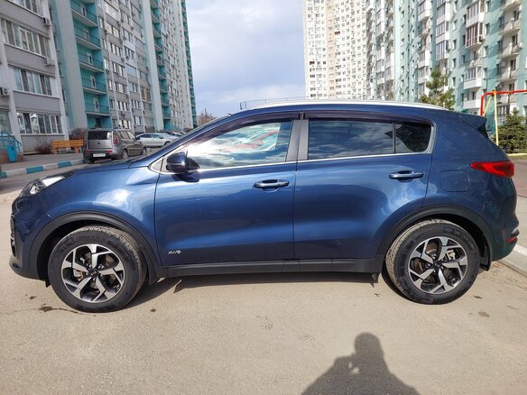 2020 Kia Sportage IV Рестайлинг, синий, 2750000 рублей - вид 5