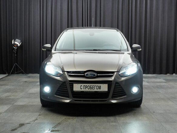2011 Ford Focus III, коричневый, 937000 рублей - вид 1
