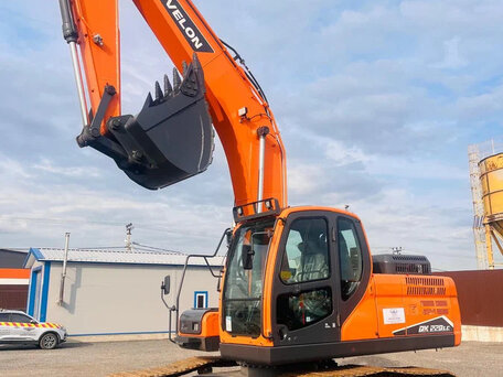 2026 Develon DX220, оранжевый, 15607313 рублей, вид 2