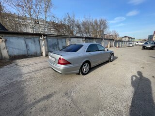 2001 Mercedes-Benz S-Класс 500 IV (W220), серый, 360000 рублей, вид 3