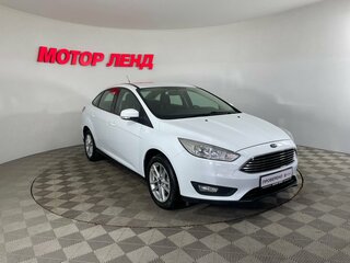 2019 Ford Focus III Рестайлинг, белый, 1430000 рублей, вид 3
