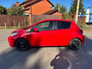 2014 Toyota Vitz III (XP130) Рестайлинг, красный, 720000 рублей, вид 5