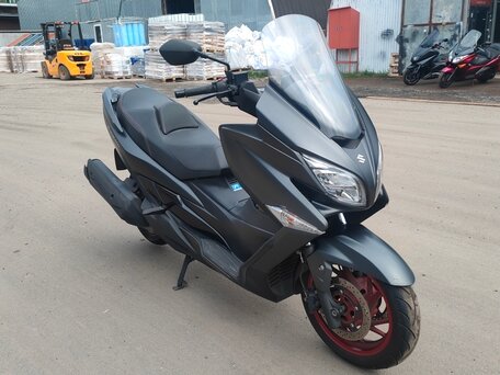 2018 Suzuki Burgman (SkyWave) 400, чёрный, 499000 рублей, вид 2