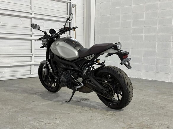 2017 Yamaha XSR900, серый - вид 3