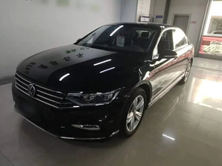 2025 Volkswagen Magotan B8 Рестайлинг, чёрный, 2000000 рублей, вид 2