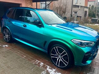 2021 BMW X5 M50i IV (G05/G18), зелёный, 5646170 рублей, вид 3