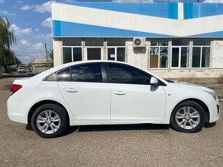 2013 Chevrolet Cruze I Рестайлинг, белый, 700000 рублей, вид 4