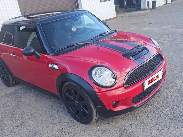2010 Mini Hatch Cooper S II (R56) Рестайлинг, красный, 865000 рублей - вид 1
