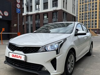 2021 Kia Rio IV Рестайлинг, белый, 1500000 рублей, вид 2