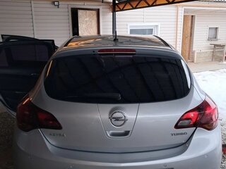 2012 Opel Astra J Рестайлинг, серебристый, 850000 рублей, вид 4