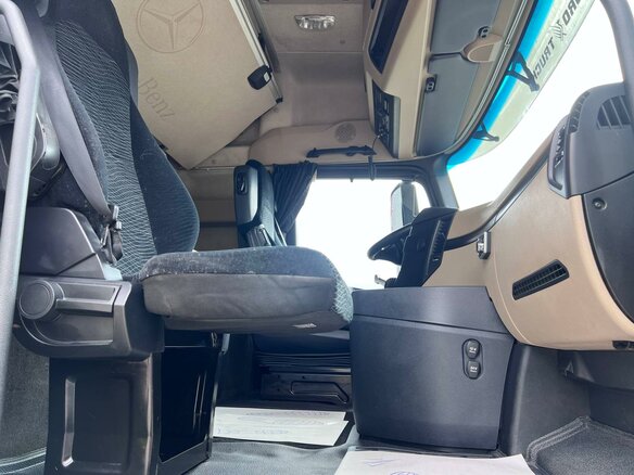 2019 Mercedes-Benz Actros, белый, 6100000 рублей - вид 19