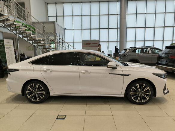 2023 Chery Arrizo 8, белый - вид 3
