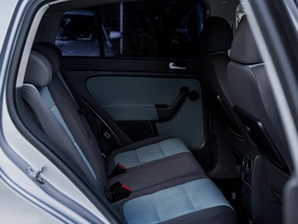 2008 Volkswagen Golf Plus I, серебристый, 470000 рублей - вид 9