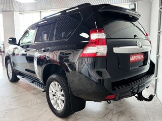 2016 Toyota Land Cruiser Prado 150 Series Рестайлинг 1, чёрный, 4379000 рублей, вид 4