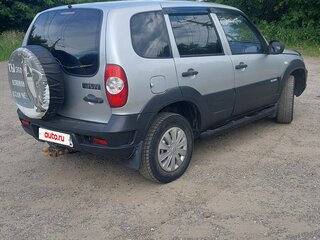 2011 Chevrolet Niva I Рестайлинг, серебристый, 564000 рублей, вид 4