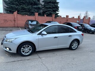 2012 Chevrolet Cruze I, серебристый, 600000 рублей, вид 2