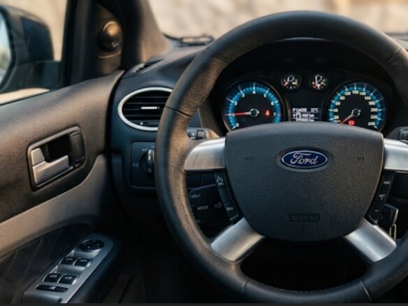 2009 Ford Focus II Рестайлинг, чёрный, 450000 рублей - вид 13