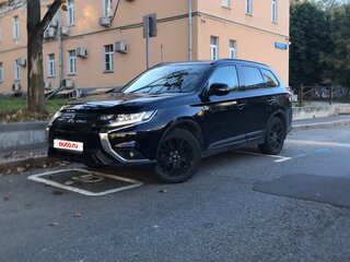 2020 Mitsubishi Outlander III Рестайлинг 3, чёрный, 2600000 рублей, вид 4