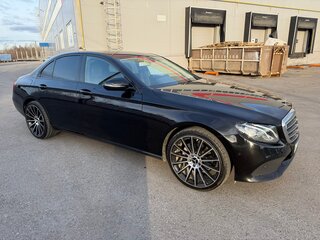 2018 Mercedes-Benz E-Класс 200 V (W213, S213, C238), чёрный, 2590000 рублей, вид 2