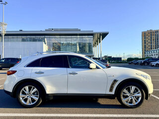 2013 Infiniti FX30d II (S51) Рестайлинг, белый, 1799000 рублей, вид 3
