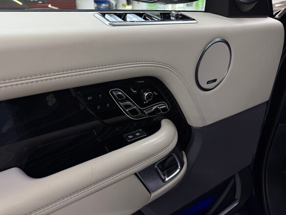 2021 Land Rover Range Rover IV Рестайлинг, синий, 7750000 рублей - вид 9
