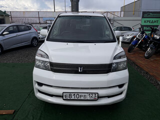 2007 Toyota Voxy II (R70), белый, 870000 рублей, вид 2
