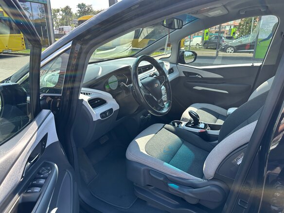 2020 Chevrolet Bolt I, чёрный, 1250000 рублей - вид 12