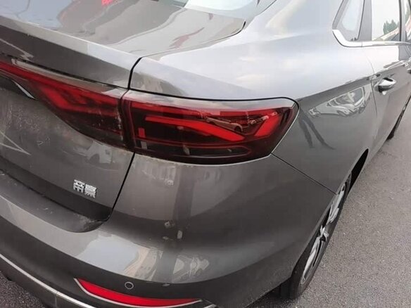2026 Geely Emgrand III, серебристый - вид 8