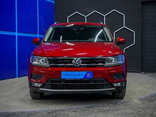 2017 Volkswagen Tiguan II, красный, 2141000 рублей, вид 4