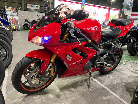 2008 Triumph Daytona 675, красный, 410000 рублей, вид 1