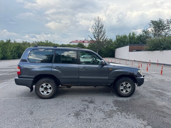 2006 Toyota Land Cruiser 100 Series Рестайлинг 2, серый, 1500000 рублей - вид 3