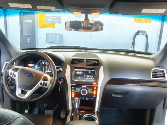 2014 Ford Explorer V, белый, 1820000 рублей - вид 8