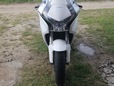2011 Honda VFR 1200, белый, 710000 рублей, вид 3
