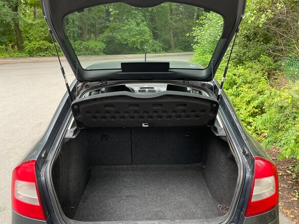 2011 Skoda Octavia II (A5) Рестайлинг, серый, 575000 рублей - вид 11