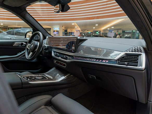 2026 BMW X7 40d I (G07) Рестайлинг, чёрный, 17490000 рублей - вид 14
