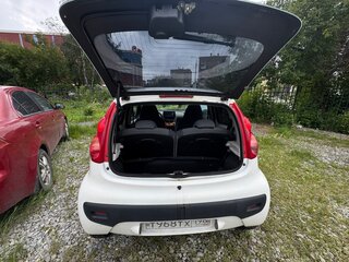 2008 Peugeot 107 I, белый, 369000 рублей, вид 5