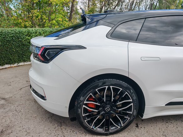 2023 Zeekr 001 100 kWh I, белый, 5100000 рублей - вид 12