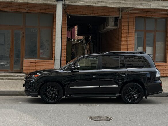 2011 Lexus LX 570 III, чёрный, 3650000 рублей - вид 8