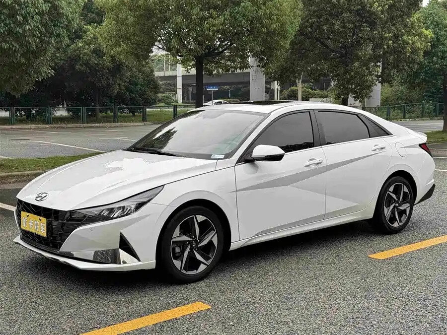 Открыть фотографии: Hyundai Elantra VII (CN7)